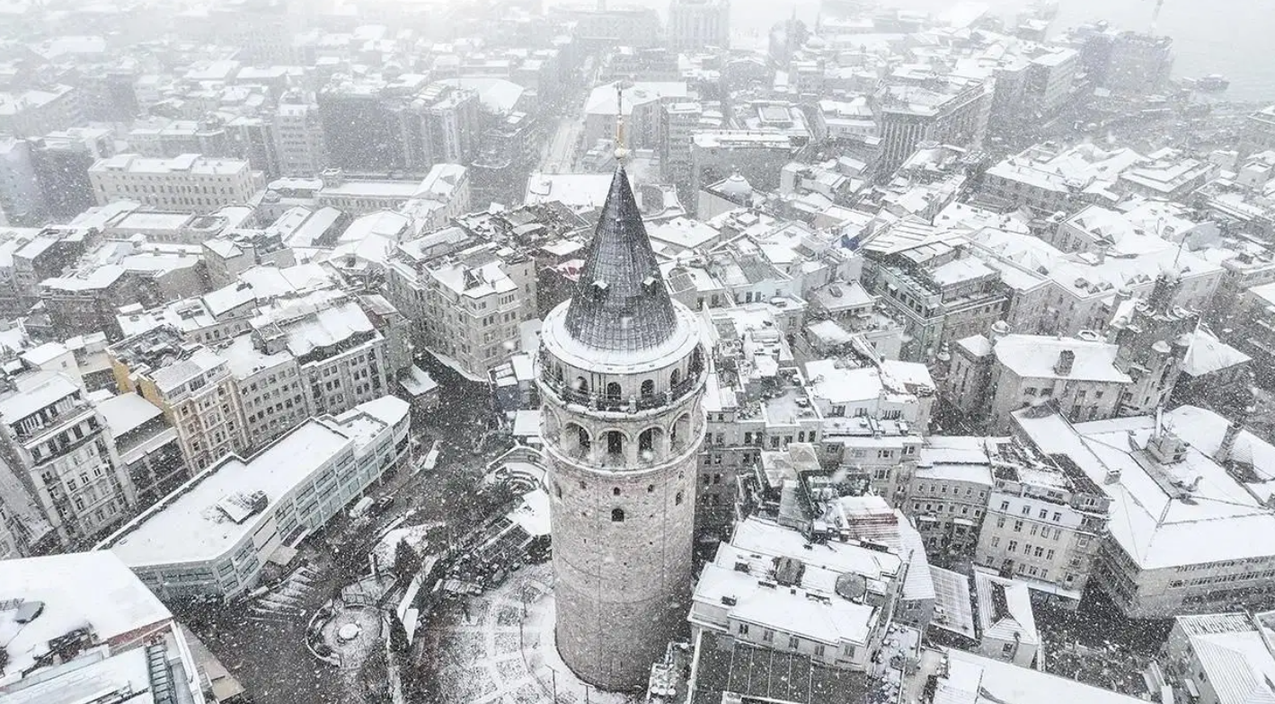 İstanbul’a kar yeniden geliyor: AKOM tarih vererek uyardı