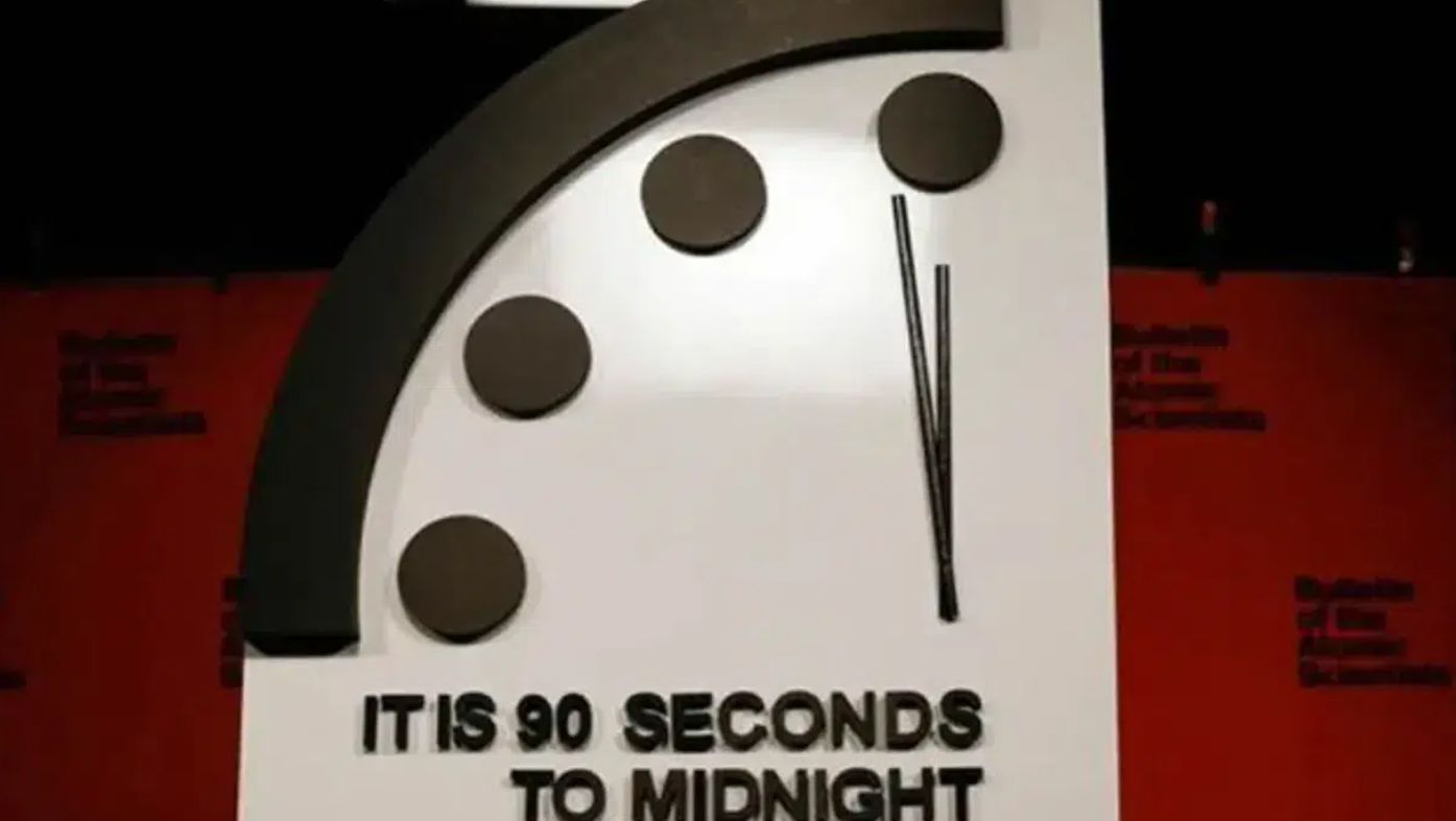 Kıyamet saati 85 saniyeye ayarlandı: İnsanlık felakete hiç bu kadar yakın olmadı!
