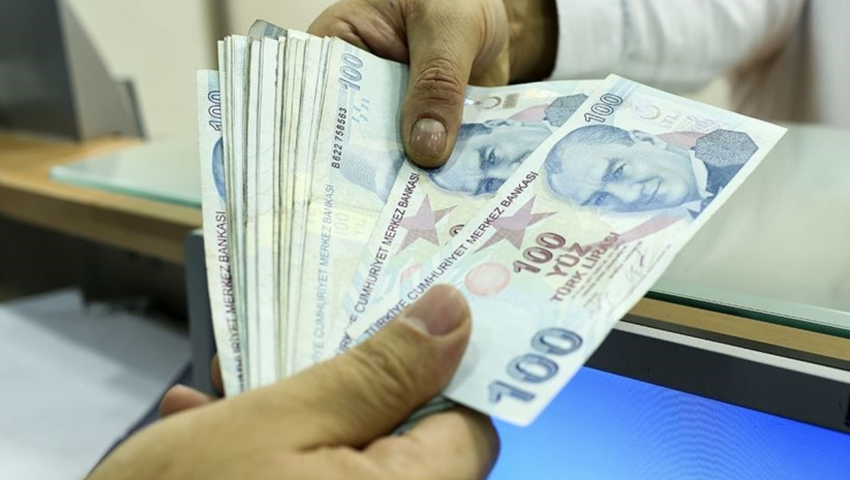 Milyonlarca emeklinin gözü bayram ikramiyesinde: Ne kadar olacak?