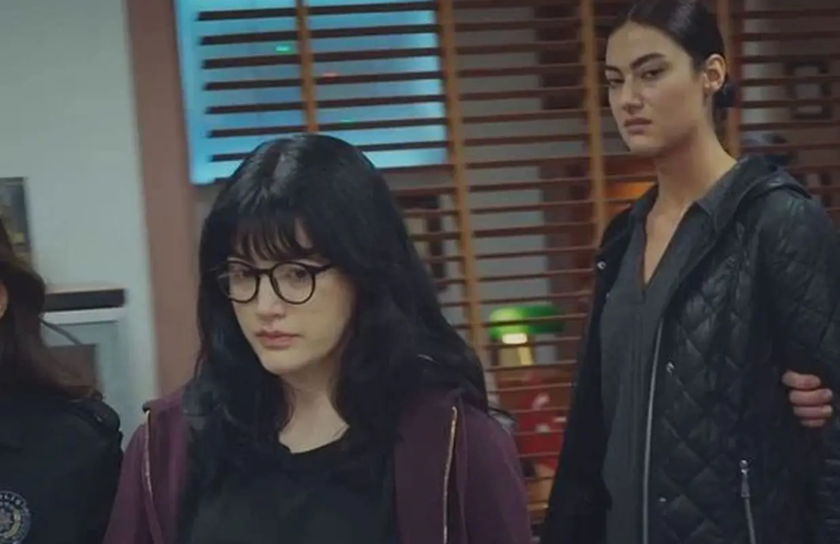 Arka Sokaklar izleyiciyi ekrana kitledi: Güllü’nün ölümü işlendi, tam not aldı!