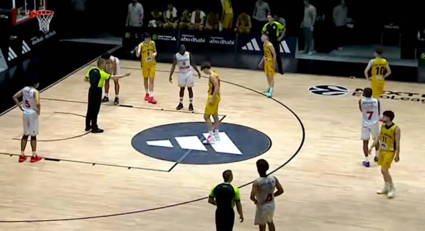 EuroLeague maçı patlamalar nedeniyle durduruldu