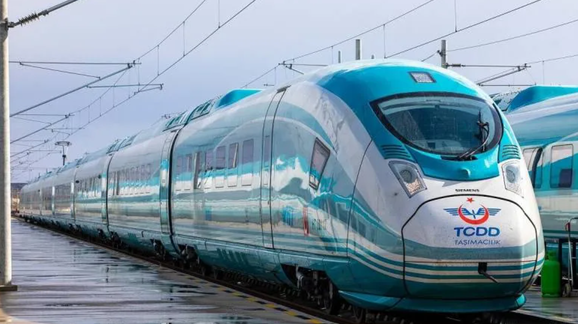 Ankara-İzmir arası 3,5 saate düşüyor! Bakan Uraloğlu detayları açıkladı